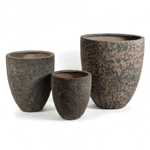 Braune Blumenkübel in Steinoptik für innen und außen